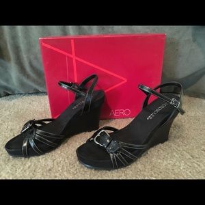 NIB Black Aerosoles Wedges